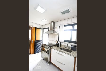 Apartamento à venda com 164m², 4 quartos e 4 vagas Apartamento à venda com 164m², 4 quartos e 4 vagasCozinha