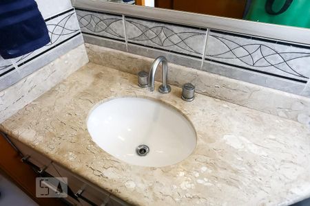 Apartamento à venda com 164m², 4 quartos e 4 vagas Apartamento à venda com 164m², 4 quartos e 4 vagasBanheiro da Suíte 2