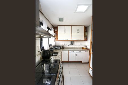 Apartamento à venda com 164m², 4 quartos e 4 vagas Apartamento à venda com 164m², 4 quartos e 4 vagasCozinha