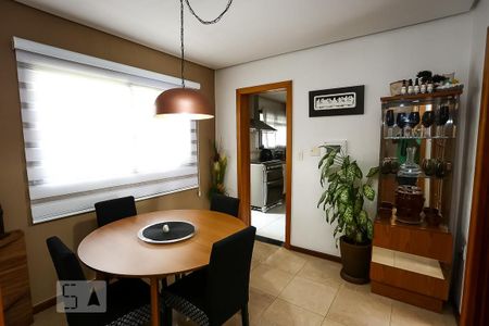 Apartamento à venda com 164m², 4 quartos e 4 vagas Apartamento à venda com 164m², 4 quartos e 4 vagassala de almoço