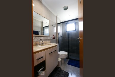 Apartamento à venda com 164m², 4 quartos e 4 vagas Apartamento à venda com 164m², 4 quartos e 4 vagasBanheiro da Suíte 2