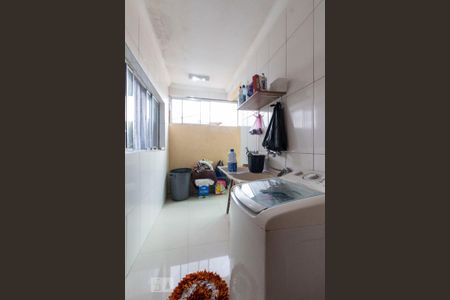 Casa à venda com 240m², 3 quartos e 8 vagasÁrea de Serviço