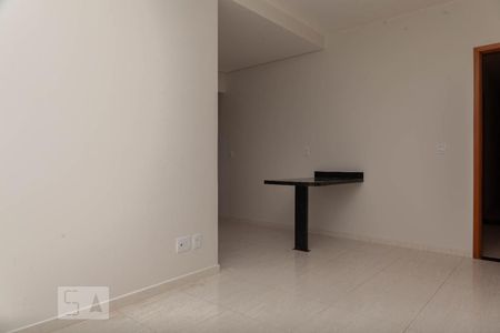 Sala de apartamento para alugar com 2 quartos, 54m² em Presidente Roosevelt, Uberlândia