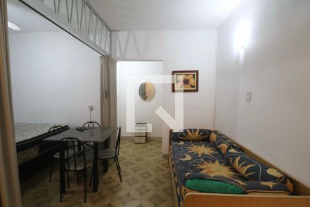 Sala de apartamento para alugar com 1 quarto, 50m² em Jardim Las Palmas, Guarujá