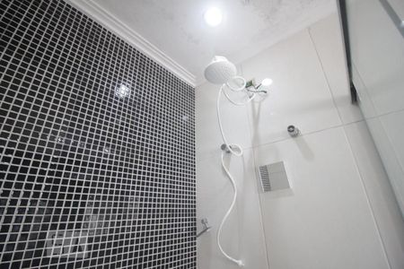 Casa de condomínio à venda com 450m², 6 quartos e 5 vagasChuveiro