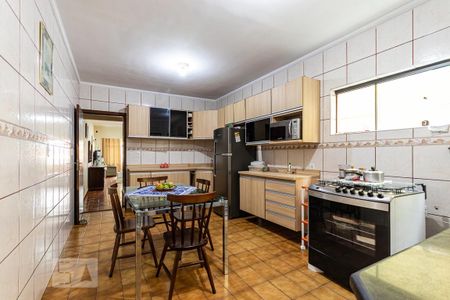 Casa à venda com 170m², 3 quartos e 2 vagasCozinha 