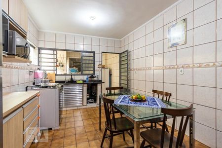 Casa à venda com 170m², 3 quartos e 2 vagasCozinha 