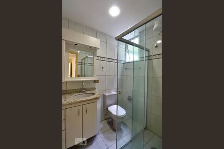 Apartamento à venda com 65m², 2 quartos e 1 vagaBanheiro Social