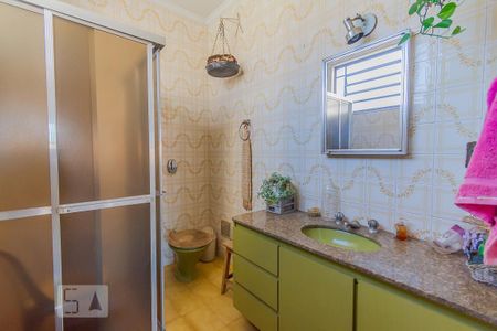 Casa à venda com 410m², 3 quartos e 4 vagasBanheiro da Suíte