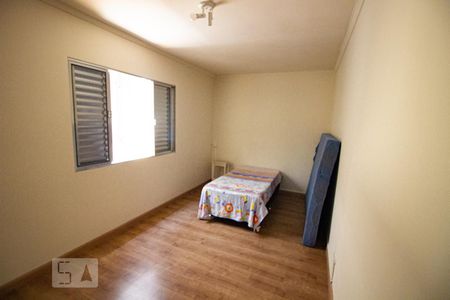 Casa de condomínio à venda com 187m², 3 quartos e 2 vagasQuarto 2