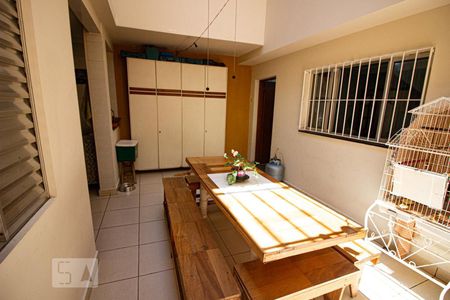 Casa de condomínio à venda com 187m², 3 quartos e 2 vagasChurrasqueira