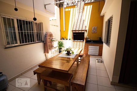 Casa de condomínio à venda com 187m², 3 quartos e 2 vagasChurrasqueira
