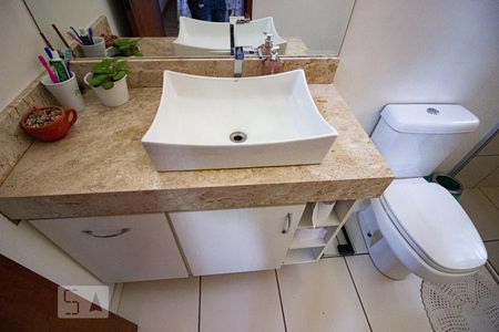 Casa de condomínio à venda com 187m², 3 quartos e 2 vagasBanheiro da Suíte