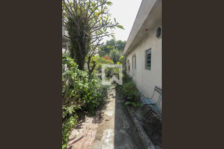 Casa à venda com 303m², 3 quartos e sem vaga Casa à venda com 303m², 3 quartos e sem vagaCorredor externo