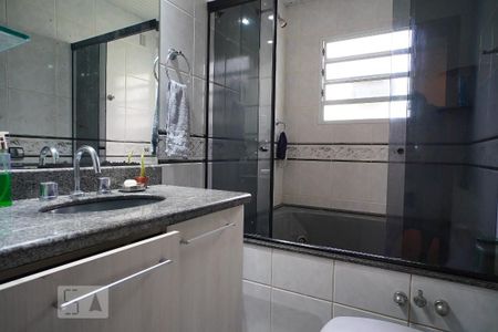 Casa para alugar com 187m², 3 quartos e 3 vagasBanheiro