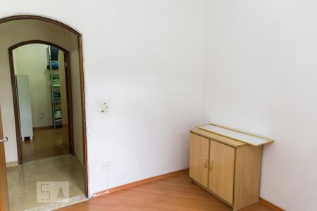 Casa à venda com 200m², 4 quartos e 3 vagas Casa à venda com 200m², 4 quartos e 3 vagasQuarto 1