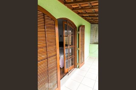 Casa à venda com 200m², 4 quartos e 3 vagas Casa à venda com 200m², 4 quartos e 3 vagasVaranda da Suíte