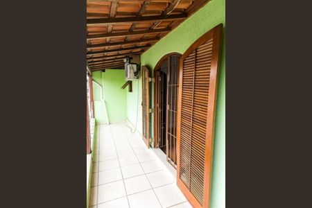 Casa à venda com 200m², 4 quartos e 3 vagas Casa à venda com 200m², 4 quartos e 3 vagasVaranda da Suíte