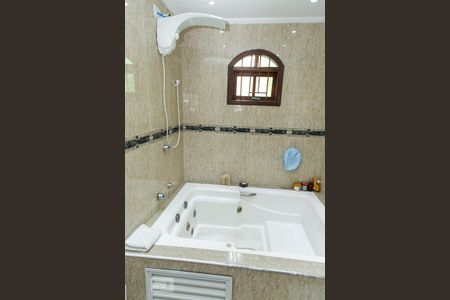 Casa à venda com 200m², 4 quartos e 3 vagas Casa à venda com 200m², 4 quartos e 3 vagasBanheiro da Suíte