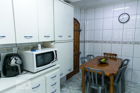 Casa à venda com 200m², 4 quartos e 3 vagas Casa à venda com 200m², 4 quartos e 3 vagasCozinha