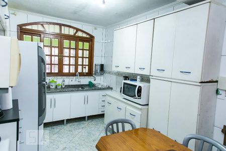 Casa à venda com 200m², 4 quartos e 3 vagas Casa à venda com 200m², 4 quartos e 3 vagasCozinha