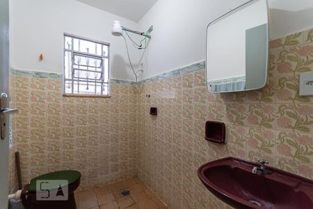 Casa à venda com 130m², 4 quartos e 1 vagaBanheiro 