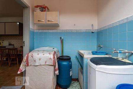 Casa à venda com 130m², 4 quartos e 1 vagaÁrea de serviço 