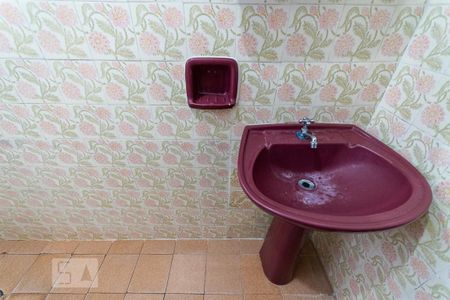 Casa à venda com 130m², 4 quartos e 1 vagaBanheiro 