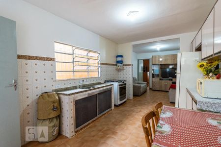 Casa à venda com 130m², 4 quartos e 1 vagaCozinha 