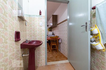 Casa à venda com 130m², 4 quartos e 1 vagaBanheiro 