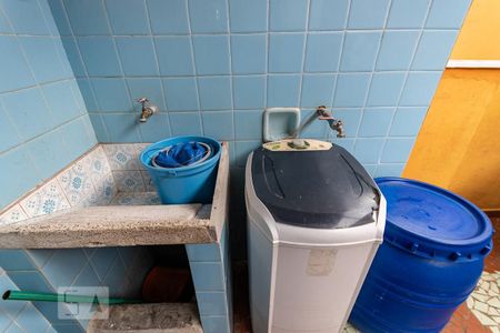 Casa à venda com 130m², 4 quartos e 1 vagaÁrea de serviço 