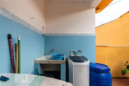 Casa à venda com 130m², 4 quartos e 1 vagaÁrea de serviço 