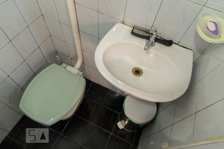 Casa para alugar com 200m², 2 quartos e 3 vagasBanheiro do salão - Detalhe