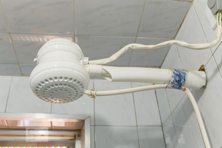 Casa para alugar com 200m², 2 quartos e 3 vagasBanheiro do salão - Chuveiro