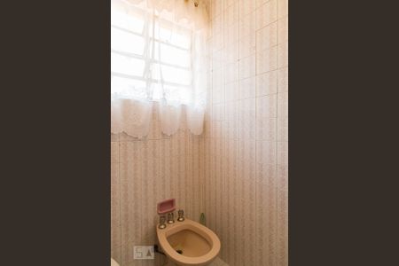 Casa para alugar com 200m², 2 quartos e 3 vagasBanheiro