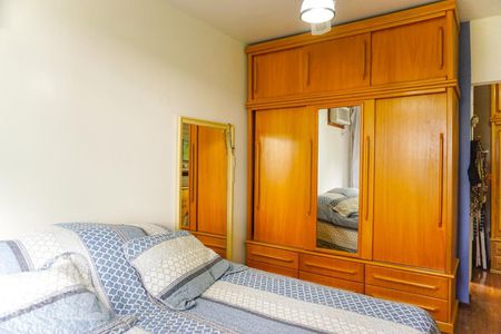 Casa de condomínio à venda com 366m², 5 quartos e 4 vagas Casa de condomínio à venda com 366m², 5 quartos e 4 vagasSuíte