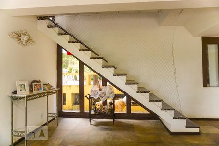 Casa de condomínio à venda com 366m², 5 quartos e 4 vagas Casa de condomínio à venda com 366m², 5 quartos e 4 vagasSala