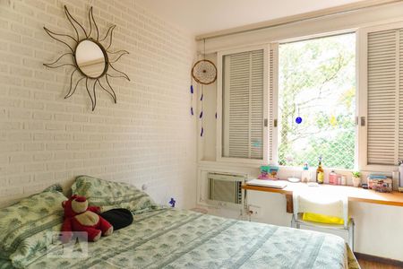 Casa de condomínio à venda com 366m², 5 quartos e 4 vagas Casa de condomínio à venda com 366m², 5 quartos e 4 vagasQuarto 1