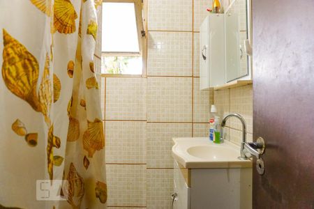 Casa de condomínio à venda com 366m², 5 quartos e 4 vagas Casa de condomínio à venda com 366m², 5 quartos e 4 vagasBanheiro de Serviço