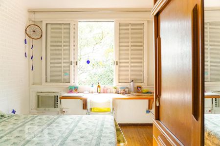 Casa de condomínio à venda com 366m², 5 quartos e 4 vagas Casa de condomínio à venda com 366m², 5 quartos e 4 vagasQuarto 1