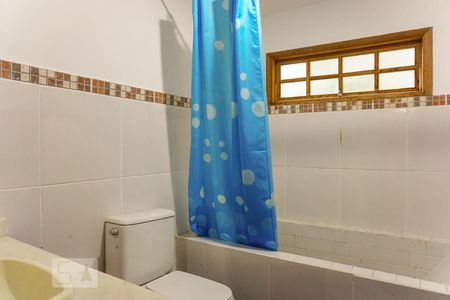 Casa de condomínio à venda com 366m², 5 quartos e 4 vagas Casa de condomínio à venda com 366m², 5 quartos e 4 vagasBanheiro Social 2