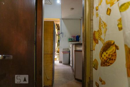 Casa de condomínio à venda com 366m², 5 quartos e 4 vagas Casa de condomínio à venda com 366m², 5 quartos e 4 vagasBanheiro de Serviço