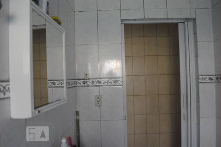 Casa à venda com 113m², 4 quartos e 2 vagasBanheiro