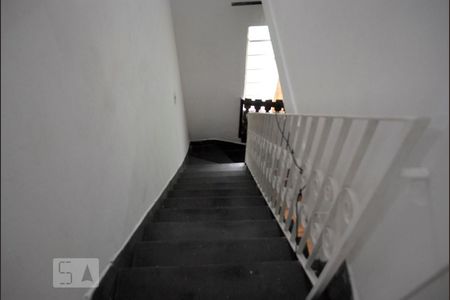 Casa à venda com 113m², 4 quartos e 2 vagasEscada