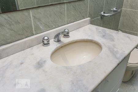 Casa à venda com 100m², 3 quartos e 1 vaga Casa à venda com 100m², 3 quartos e 1 vagaBanheiro