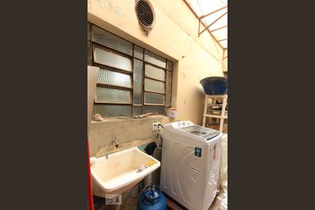 Casa à venda com 230m², 4 quartos e 2 vagasÁrea de serviço