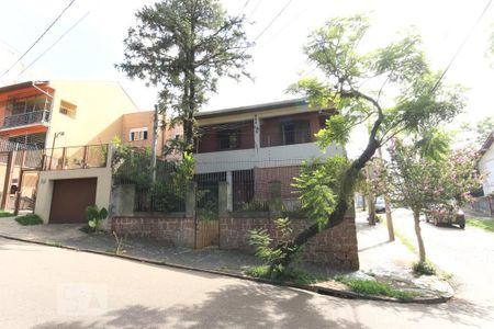 Casa à venda com 230m², 4 quartos e 2 vagasFachada