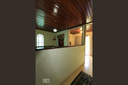 Casa à venda com 230m², 4 quartos e 2 vagasCorredor