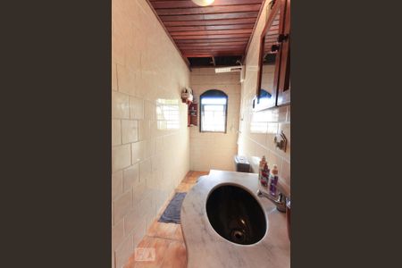 Casa à venda com 230m², 4 quartos e 2 vagasBanheiro da suíte