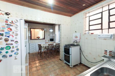 Casa à venda com 230m², 4 quartos e 2 vagasCozinha